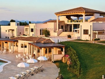 vakantie san teodoro - hotel en residence grande baia.jpg